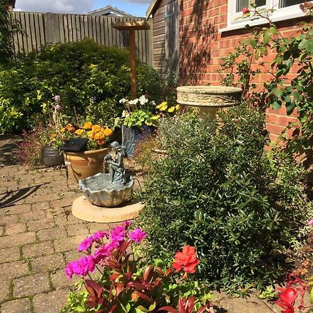 Hotel The Buttery Brundall Esterno foto